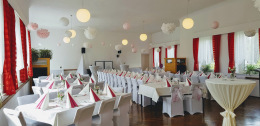 Saal-Hochzeit-Deko-13