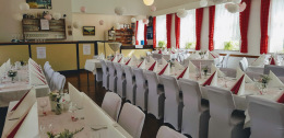 Saal-Hochzeit-Deko-9